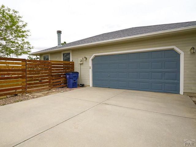 745 W Calle Allegre Dr, Pueblo West, CO 81007