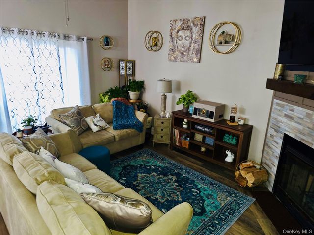 2812 Whispering Hills, Chester, NY 10918