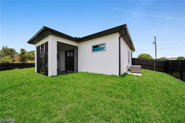 136 Pageant ST, Lehigh Acres, FL 33974