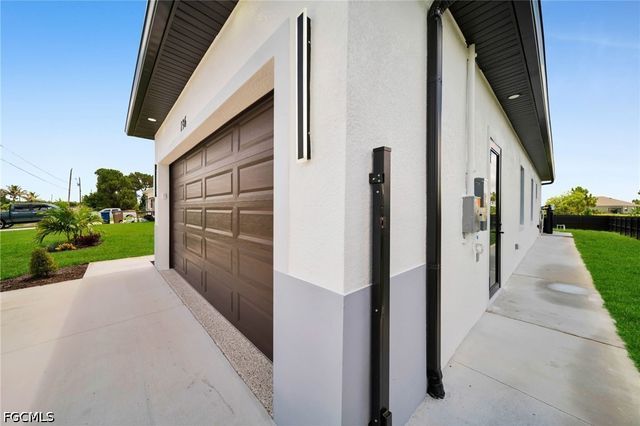136 Pageant ST, Lehigh Acres, FL 33974