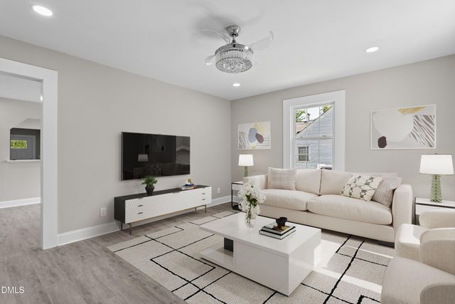 110 W Rockway Street, Durham, NC 27704