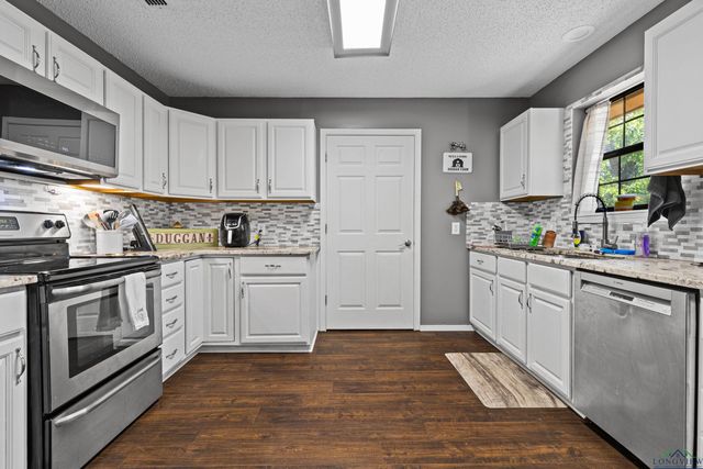 527 Woodbend Dr, Kilgore, TX 75662