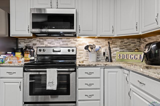 527 Woodbend Dr, Kilgore, TX 75662