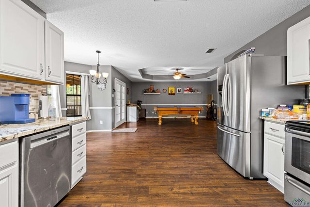 527 Woodbend Dr, Kilgore, TX 75662