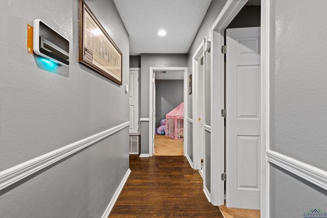 527 Woodbend Dr, Kilgore, TX 75662