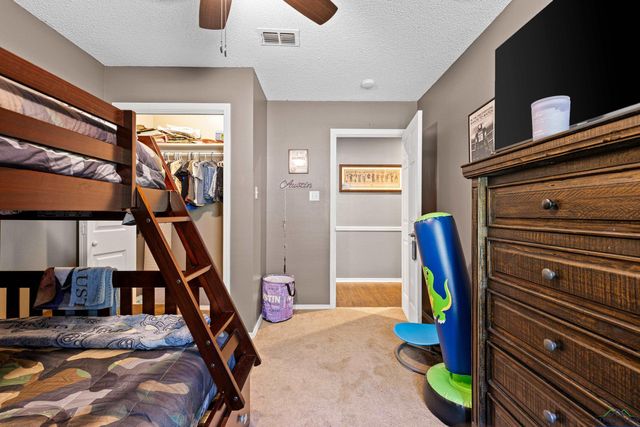 527 Woodbend Dr, Kilgore, TX 75662