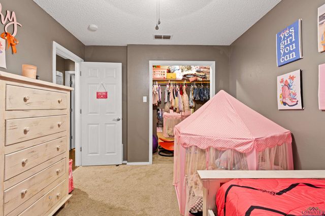 527 Woodbend Dr, Kilgore, TX 75662
