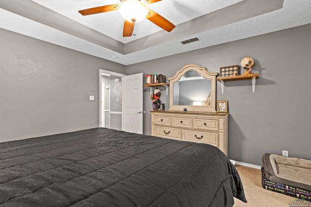 527 Woodbend Dr, Kilgore, TX 75662