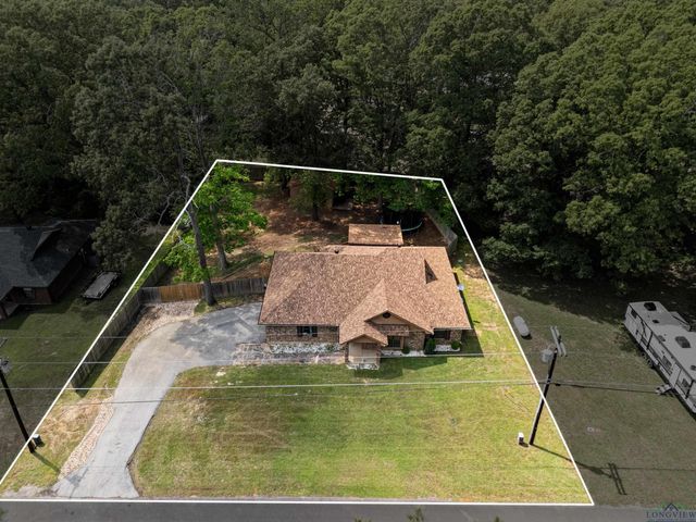 527 Woodbend Dr, Kilgore, TX 75662