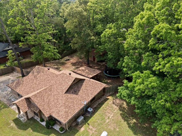 527 Woodbend Dr, Kilgore, TX 75662