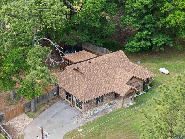 527 Woodbend Dr, Kilgore, TX 75662