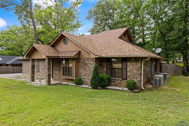 527 Woodbend Dr, Kilgore, TX 75662