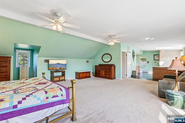 998 Washington Avenue, Ho-ho-kus, NJ 07423
