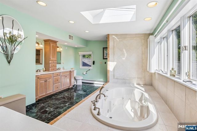 998 Washington Avenue, Ho-ho-kus, NJ 07423