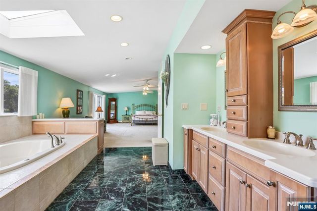 998 Washington Avenue, Ho-ho-kus, NJ 07423