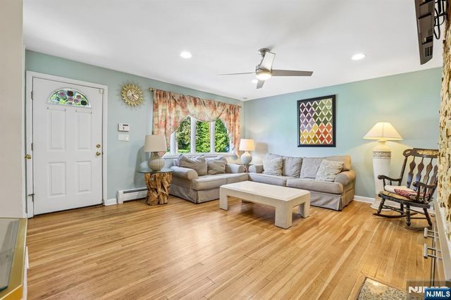 998 Washington Avenue, Ho-ho-kus, NJ 07423