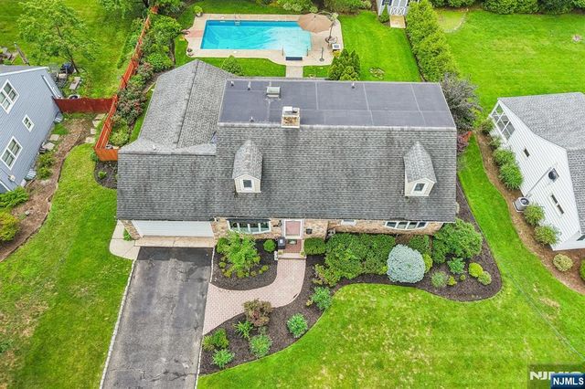 998 Washington Avenue, Ho-ho-kus, NJ 07423