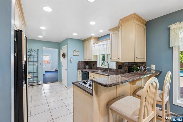 998 Washington Avenue, Ho-ho-kus, NJ 07423