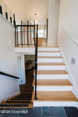 212 Deerfield Court, Voorheesville, NY 12186