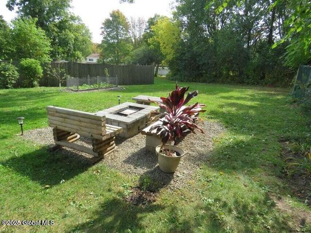 212 Deerfield Court, Voorheesville, NY 12186