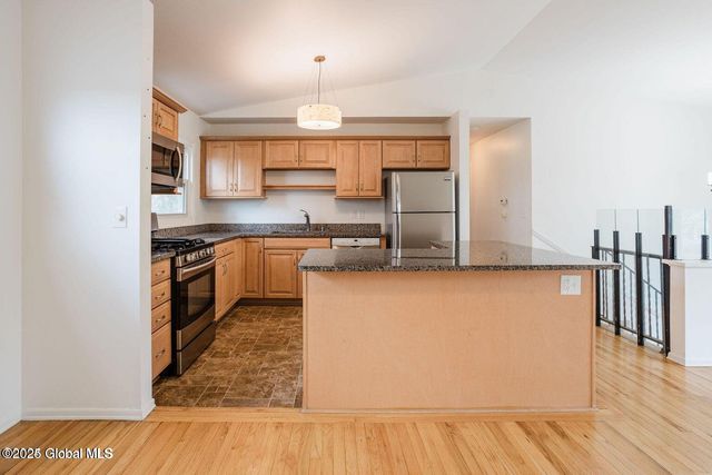 212 Deerfield Court, Voorheesville, NY 12186