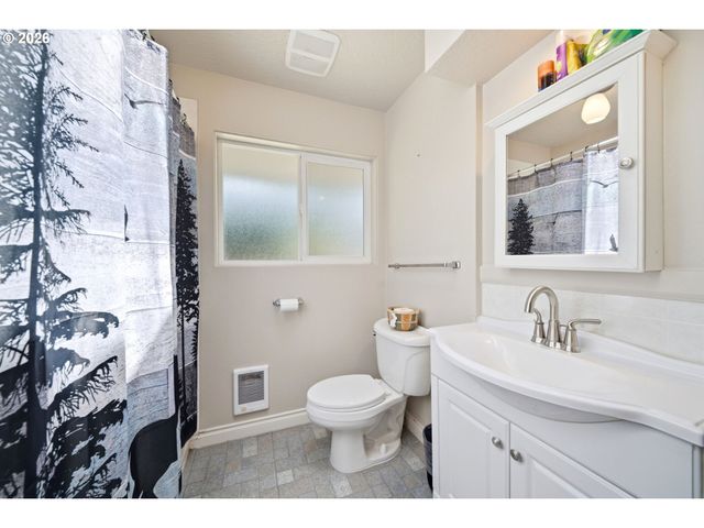 80 SUMMIT Dr, Kalama, WA 98625