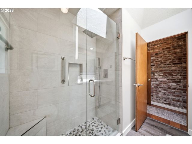 80 SUMMIT Dr, Kalama, WA 98625