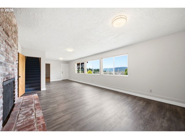 80 SUMMIT Dr, Kalama, WA 98625
