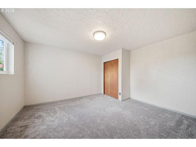 80 SUMMIT Dr, Kalama, WA 98625