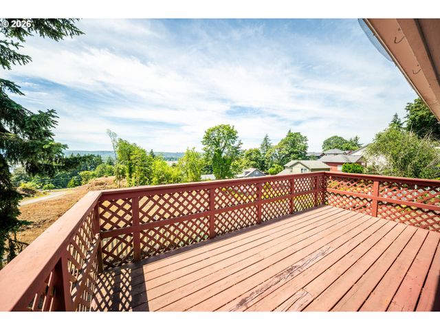 80 SUMMIT Dr, Kalama, WA 98625