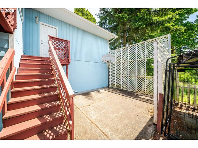 80 SUMMIT Dr, Kalama, WA 98625