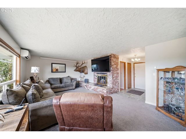 80 SUMMIT Dr, Kalama, WA 98625