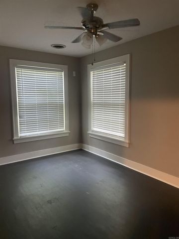 1834 Johnston, Conway, AR 72034