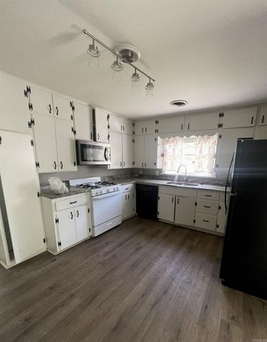 1834 Johnston, Conway, AR 72034