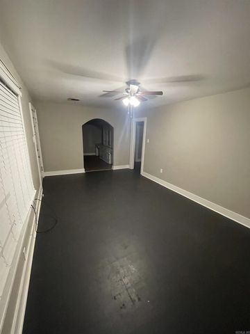 1834 Johnston, Conway, AR 72034