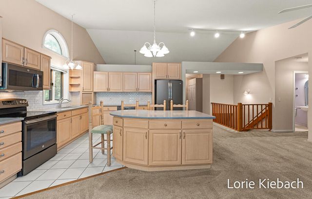 11940 Lakeshore Avenue, Grand Haven, MI 49417