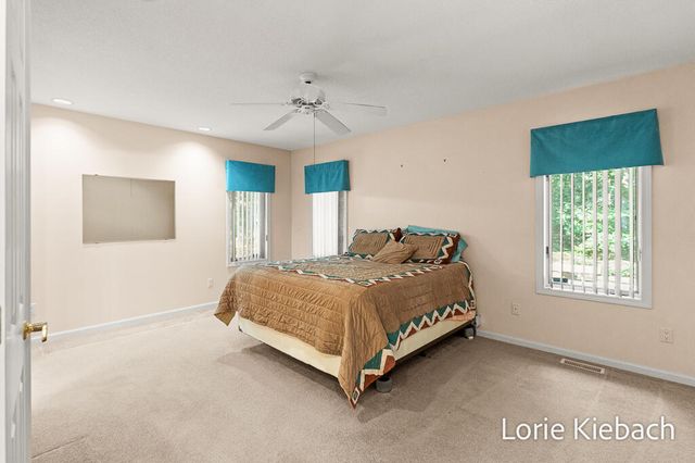 11940 Lakeshore Avenue, Grand Haven, MI 49417