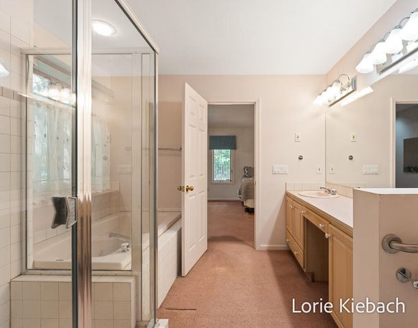 11940 Lakeshore Avenue, Grand Haven, MI 49417