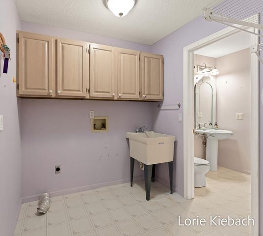 11940 Lakeshore Avenue, Grand Haven, MI 49417