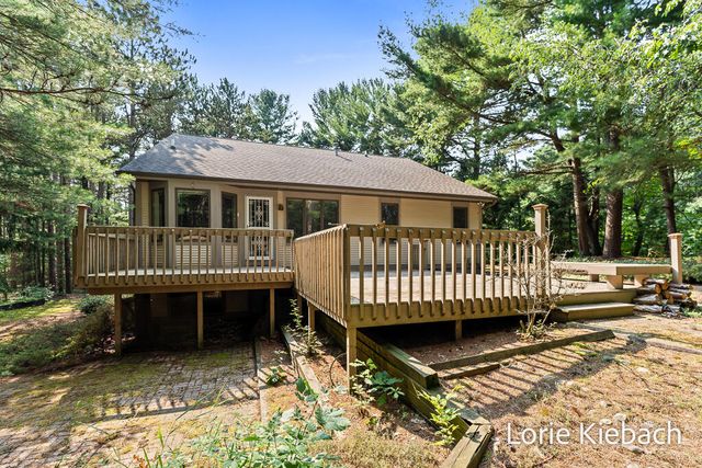 11940 Lakeshore Avenue, Grand Haven, MI 49417