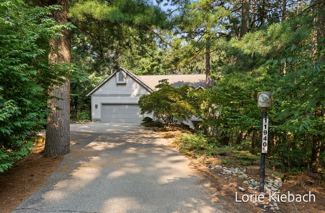 11940 Lakeshore Avenue, Grand Haven, MI 49417