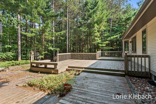 11940 Lakeshore Avenue, Grand Haven, MI 49417