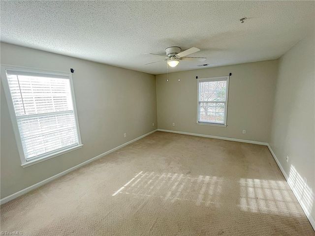 3704 Cotswold Terrace 2B, Greensboro, NC 27410