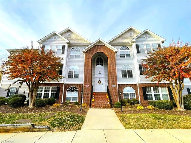 3704 Cotswold Terrace 2B, Greensboro, NC 27410
