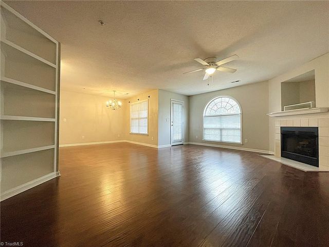 3704 Cotswold Terrace 2B, Greensboro, NC 27410