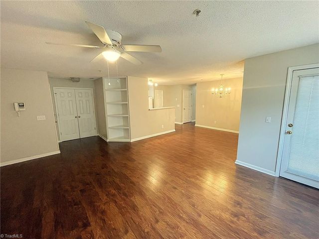 3704 Cotswold Terrace 2B, Greensboro, NC 27410