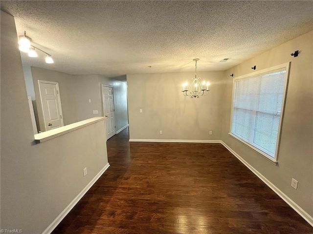 3704 Cotswold Terrace 2B, Greensboro, NC 27410