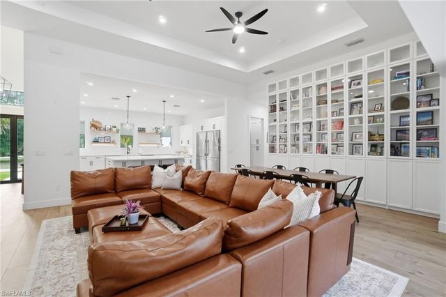 522 31st ST SW, Naples, FL 34117