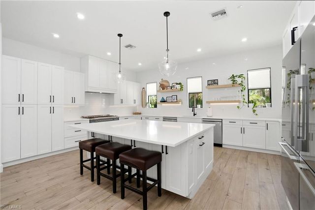 522 31st ST SW, Naples, FL 34117