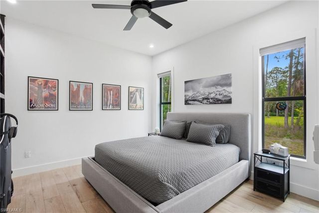 522 31st ST SW, Naples, FL 34117